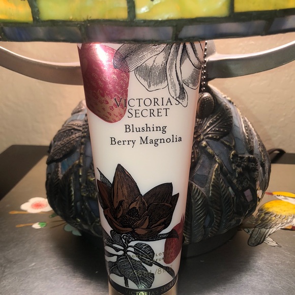 Victoria Secret Blushing Berry Magnolia Lotion Victoria's Secret